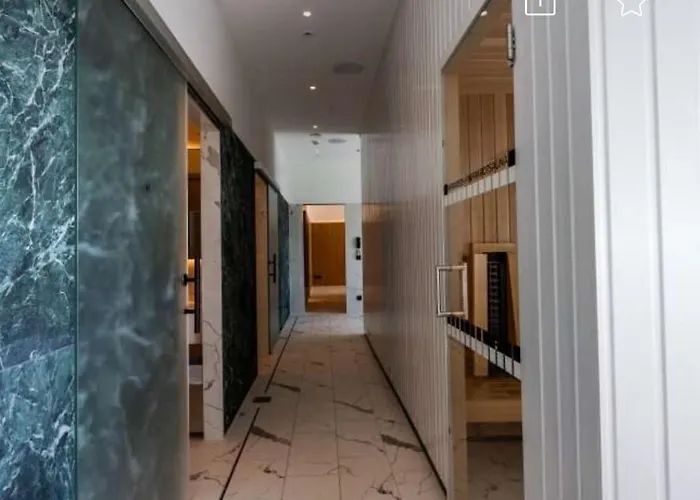 Wellness Oase Direkt An Der Donau In 22 Nahe Zum Vic International Center And Uno *