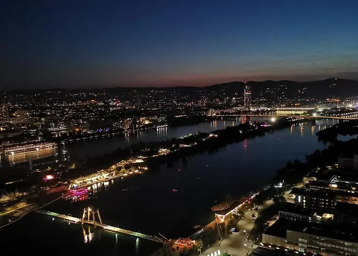 Wellness Oase Direkt An Der Donau In 22 Nahe Zum Vic International Center And Uno