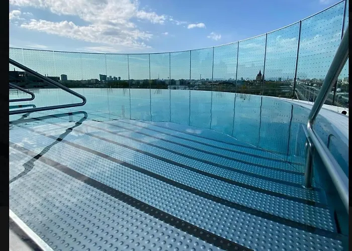 Wellness Oase Direkt An Der Donau In 22 Nahe Zum Vic International Center And Uno * Vídeň