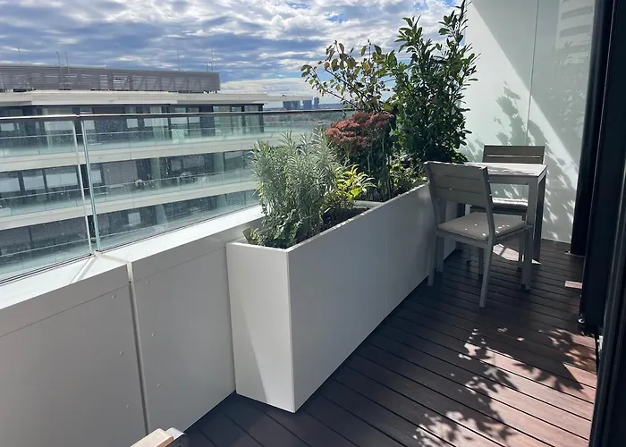 Wellness Oase Direkt An Der Donau In 22 Nahe Zum Vic International Center And Uno Apartmán Vídeň