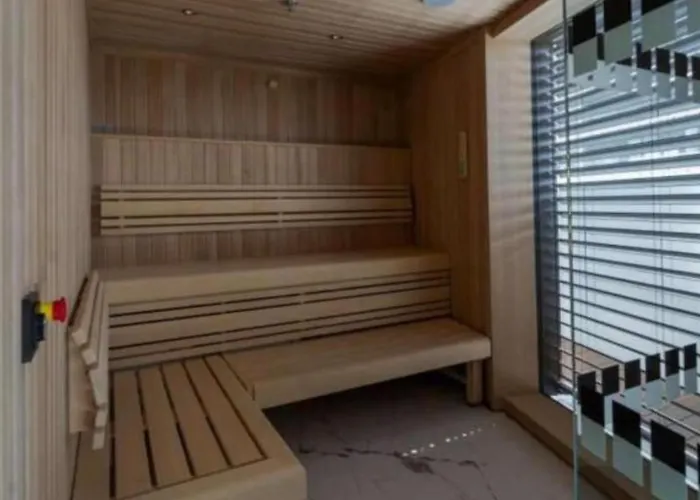 Wellness Oase Direkt An Der Donau In 22 Nahe Zum Vic International Center And Uno ウィーン