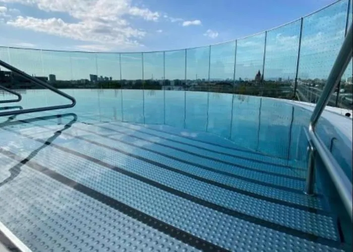 Wellness Oase Direkt An Der Donau In 22 Nahe Zum Vic International Center And Uno